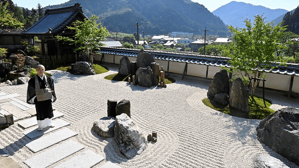 枯れ山水庭園、美濃市の金谷寺に完成 高賀山信仰の歴史表現 | 岐阜新聞