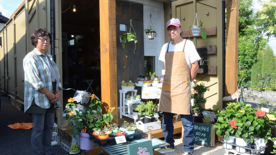 お店をｄｉｙ コンテナ改造し花店に コケテラリウム販売 岐阜 池田町 びおら 新装オープン 岐阜新聞web