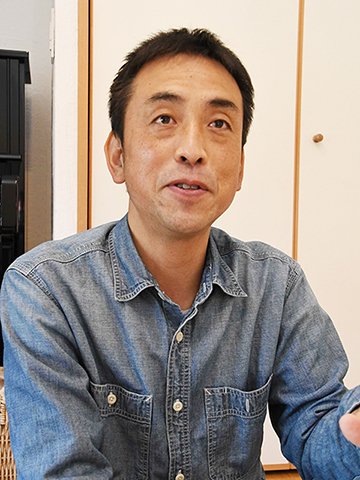 「仕事よりもさまざまな経験ができ、出会いがあった」と1年間の育休を振り返る渡辺大二さん=美濃加茂市、渡辺さん方