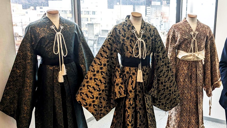 キムタク信長」衣装、岐阜高島屋で展示 「レジェンド＆バタフライ