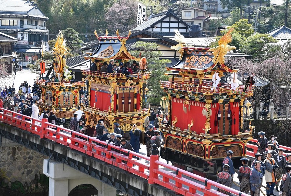 春の高山祭開幕 豪華屋台3年ぶりに全12台そろう 岐阜・高山市