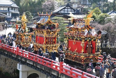 春の高山祭開幕 豪華屋台3年ぶりに全12台そろう 岐阜・高山市