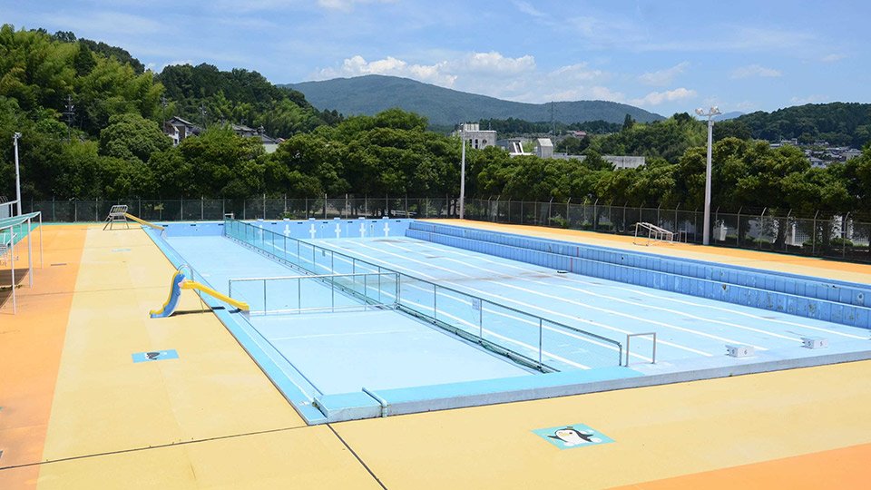 原因不明の漏水 市民プール今季臨時休業 築５０年で老朽化著しく 岐阜新聞web