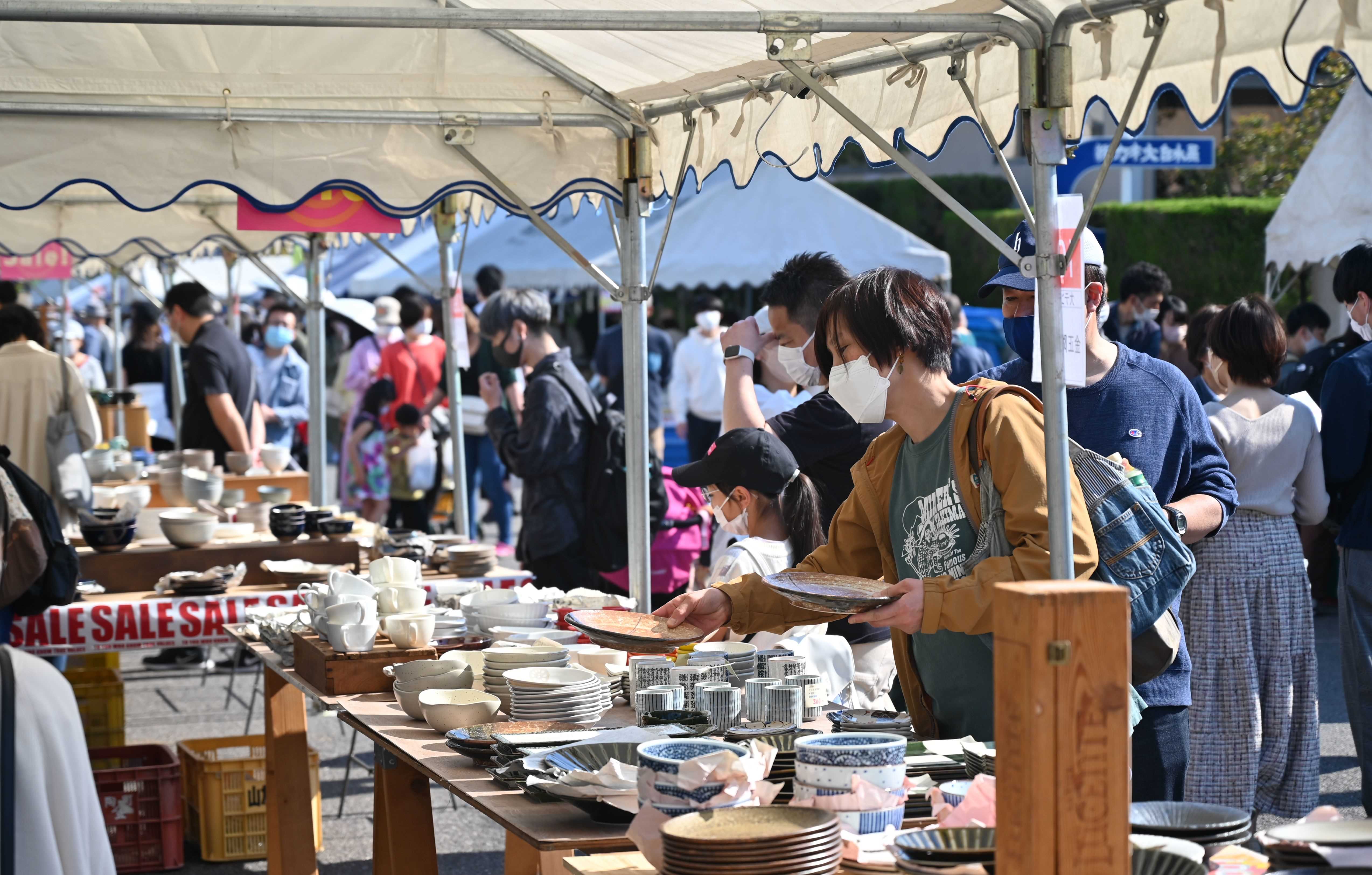 日本三大陶器祭り「土岐美濃焼まつり」にぎわう 「品ぞろえ豊富」笑顔