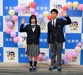 県岐阜商、新しい制服お披露目 来年度新入生から着用へ | 岐阜新聞デジタル
