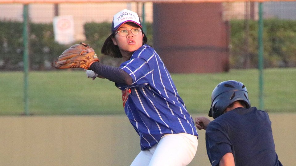 女子部員、ガチノック入魂７分間 高校野球最後の夏、勝利導く試合前のノッカーに | 岐阜新聞Web