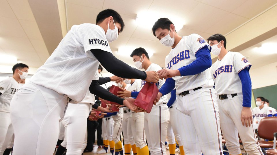 【祝甲子園出場】岐阜県立岐阜商業高校野球部ユニフォーム 県立岐阜商業が再びユニフォームのデザインを変更へ 夏敗退の