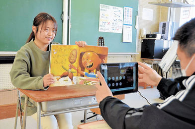 山手小校区住民絵本読み聞かせ 生配信 児童の心癒やす 岐阜新聞web