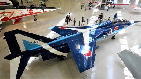 Tー2」操縦席公開、ブルーインパルスの練習機 岐阜・空宙博 | 岐阜