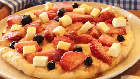 イチゴたっぷりデザートピザ 本物の味 上品な甘さ 季節限定秋づくしパフェも 岐阜新聞web