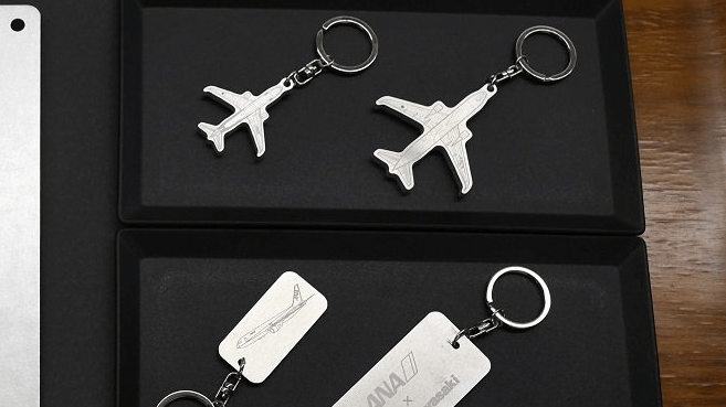 ANA ボーイング767 キーホルダー ボーイング767の端材でキーホルダー 各務原市のふるさと納税