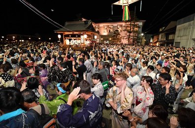 郡上おどり開幕 夏の訪れ告げる踊りの輪 | 岐阜新聞デジタル