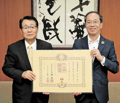 春の叙勲で旭日小綬章の栄誉 葛谷さん、飛騨市長に報告 | 岐阜