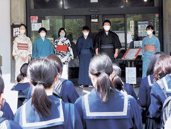 岩邑中生 実践女子学園中生に町を案内 下田歌子の功績紹介 学園創設者の古里 関心持って 岐阜新聞web