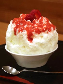 90様感謝‼️ 夏‼︎氷コップ 愛らしいっ‼️かき氷いちごみるく紅