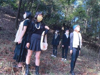 和綿 ファッション ナチュラルな素材感 高校生ら栽培から小物制作 森の中でビデオ撮影 岐阜新聞web