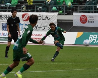 ｆｃ岐阜３失点 富山に１ ３で敗れる 岐阜新聞web