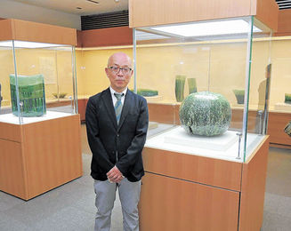 緑釉に向き合った軌跡 多治見 鈴木徹さん特別展 市無形文化財「織部