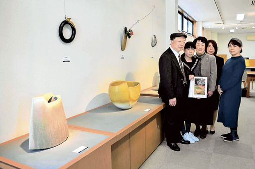 早世の陶芸家作品心に刻んで 青山貴秀さん 多治見で回顧展 岐阜新聞web 早世の陶芸家作品心に刻んで 青山貴秀さん 多治見で回顧展 岐阜新聞web