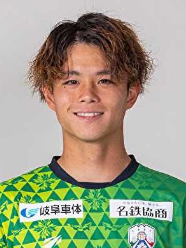 FC岐阜 現愛媛FC 窪田稜選手　実使用スパイク直筆サイン入り FC岐阜 現愛媛FC 窪田稜選手 実使用スパイク直筆サイン入り