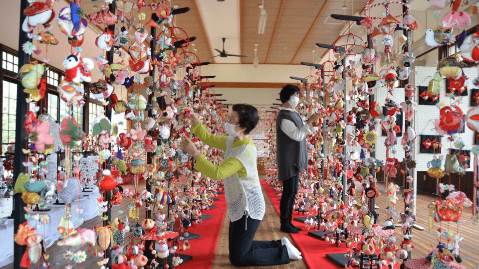 つるし飾り100人の力作 ぎふ清流里山公園内で2000点展示 | 岐阜