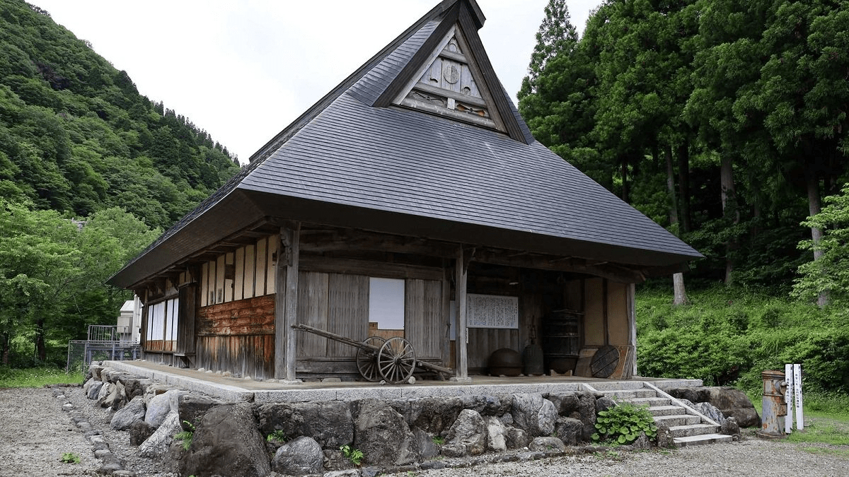 揖斐川町、坂内川上地区にヘリポート整備 災害時の孤立対策 民俗資料館