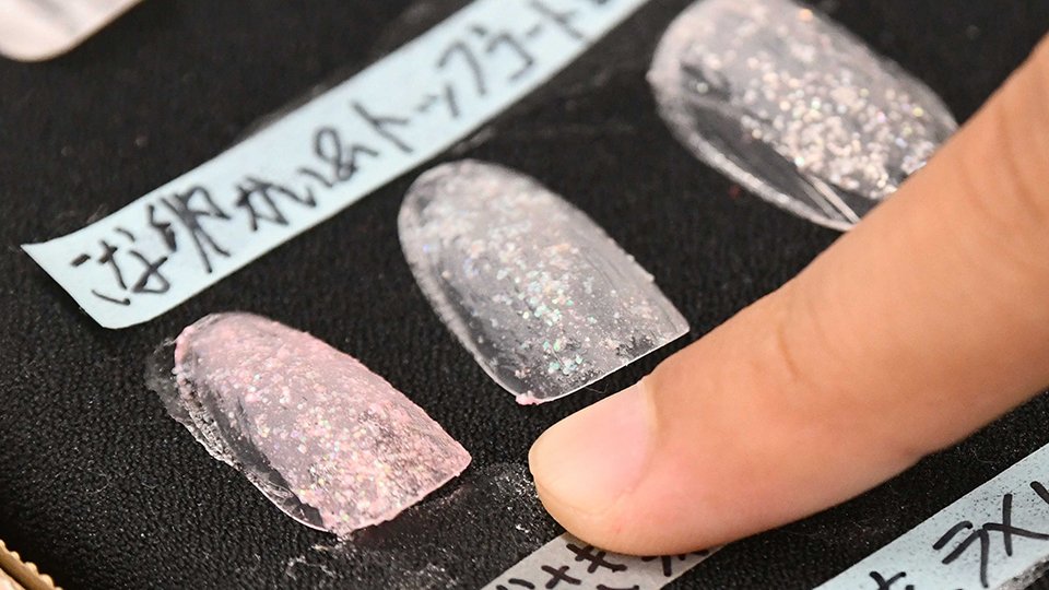 ジャンボタニシの卵 化粧ネイル 小学生が研究 人の都合で悪者にしたくない 毒抜き完成 岐阜新聞web