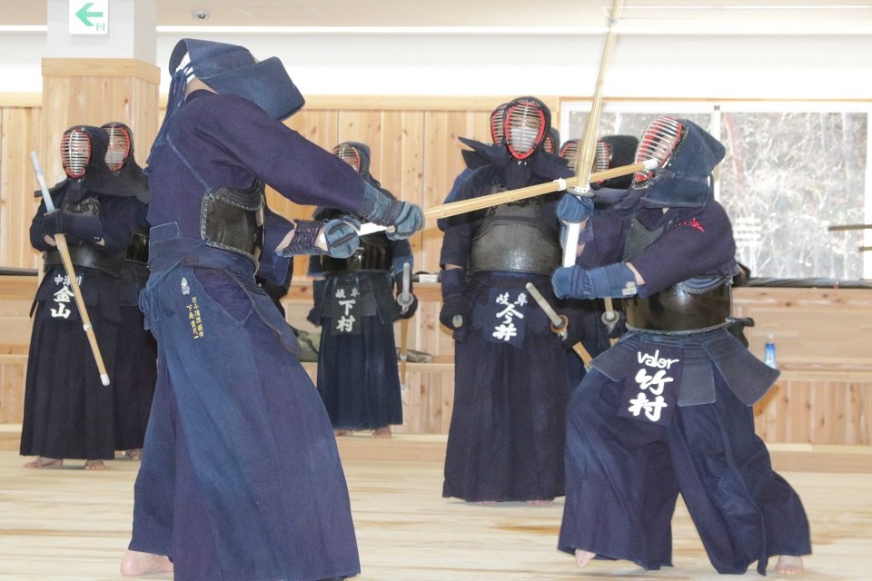 剣道の新年初稽古 有段者が激しく打ち合い汗流す 可児市で岐阜県連盟 | 岐阜新聞デジタル