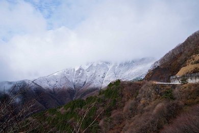 伊吹山が初冠雪 平年より12日遅く | 岐阜新聞デジタル