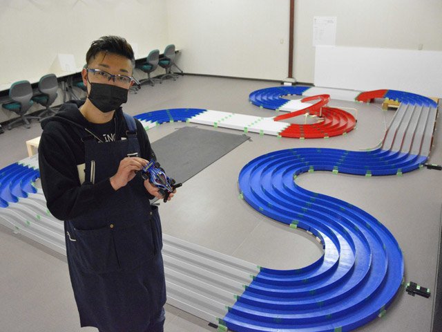 ミニ四駆治具の「TOMOZONE」さんがコース開設 初心者向け