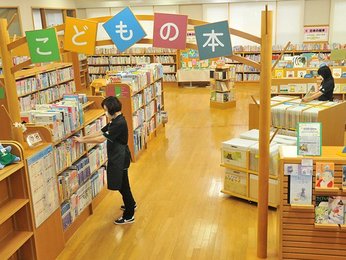 読書家の町 図書館貸し出し冊数割合が県内１位のワケ 日常で楽しめる本充実 岐阜新聞web