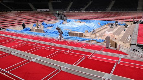 大相撲名古屋場所の新升席、信和が設計製造 足場技術生かしイベント