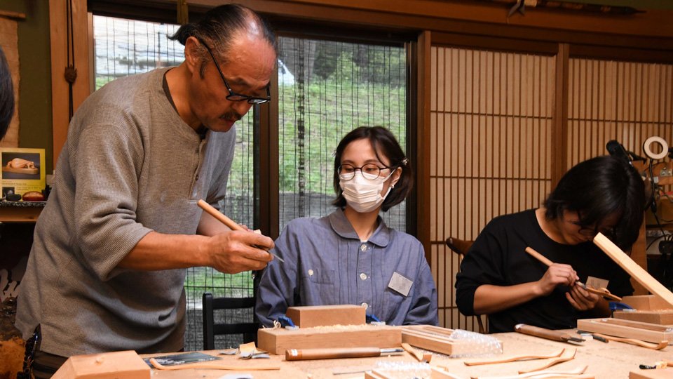 伝統工芸「飛騨木彫」就業体験で後継者掘り起こしへ 学生や社会人参加 ...