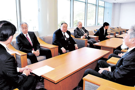 鵜匠「訪日客の観覧期待」 長良川鵜飼 6人が抱負 | 岐阜新聞