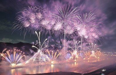 夏の風物詩、戻る ４年ぶり岐阜市の夜空に彩り ぎふ長良川花火大会