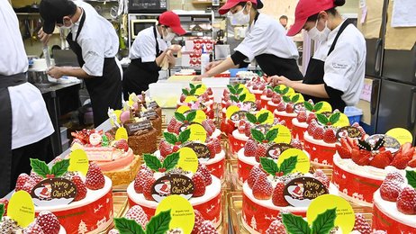 クリスマスケーキで甘い聖夜に 県内の洋菓子店大忙し 岐阜新聞web クリスマスケーキで甘い聖夜に 県内の洋菓子店大忙し 岐阜新聞web