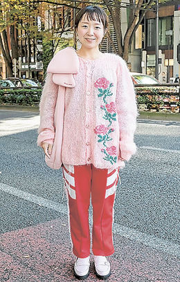 新 ファッション考現学 ダサかわスタイル バラの刺しゅうレトロ 岐阜新聞web 新 ファッション考現学 ダサかわスタイル バラの刺しゅうレトロ 岐阜新聞web