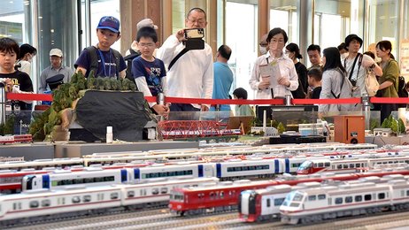引取り限定　約120x60x20cm 鉄道模型　Nゲージ　複線ジオラマ 岐阜城 トミックス 鉄道模型 ジオラマレイアウト Nゲージ用 複線120x60cm 川