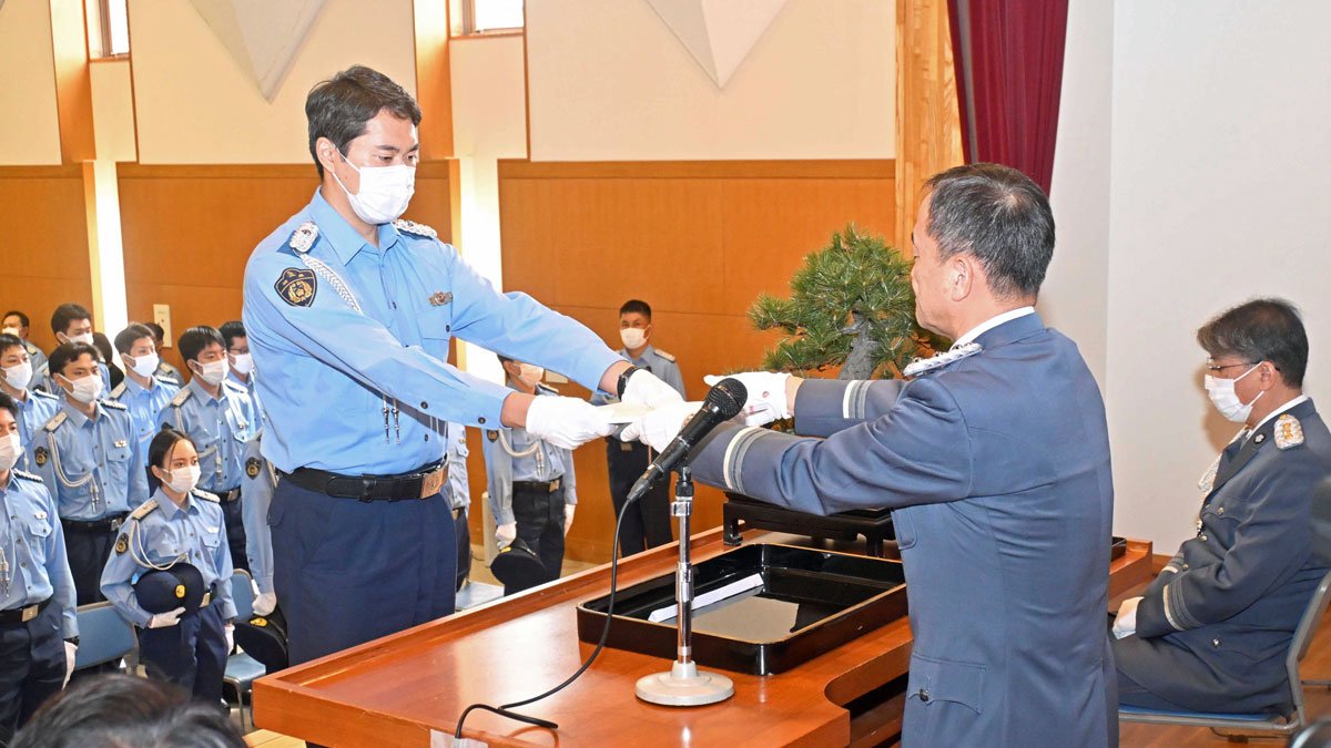 新人警察官、新たな一歩 岐阜県警察学校で初任科生卒業式 | 岐阜新聞