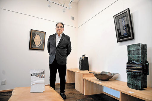 手びねり技法で陶芸の粋 瀬戸の日展特別会員 加藤さん、土岐市で個展