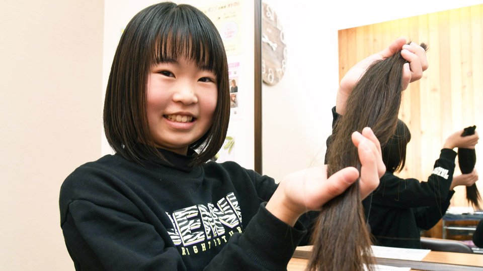 困っている人の力に ８年伸ばした髪 ウイッグに １１歳の小学生がヘアドネーション 岐阜新聞web