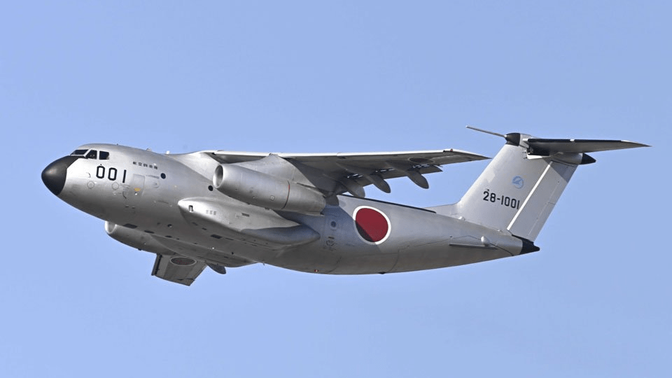 国産輸送機Ｃ１、最後の飛行　岐阜基地で引退「銀ちゃん」に別れ | 岐阜新聞デジタル
