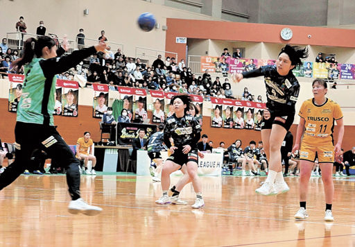 ブルズ待望ホーム戦勝利 高山市制90周年記念 熱い声援、選手を後押し