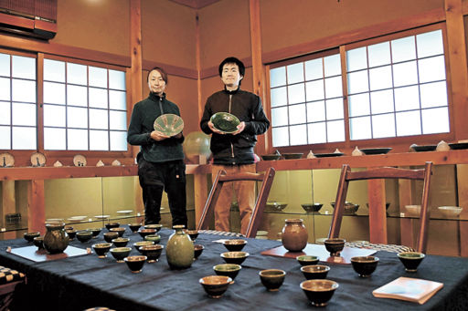 感性磨く玉山窯で独自の作風 斉数さん（土岐市）鈴木さん（多治見市