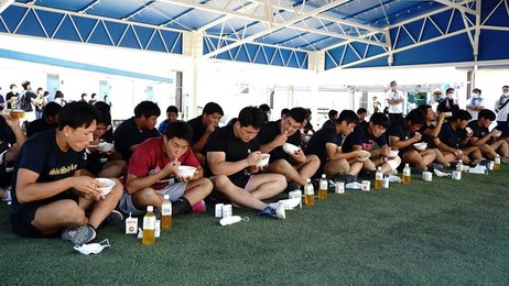 コロナ下でも努力する姿に地元料理店ら感銘 関商工高ラグビー部にカレーで応援 岐阜新聞web コロナ下でも努力する姿に地元料理店ら感銘 関商工高ラグビー部にカレーで応援 岐阜新聞web