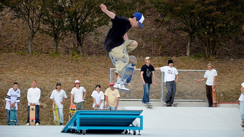 バンクとジャンプ台設置、スケボー場登場 路面「素晴らしい」岐阜