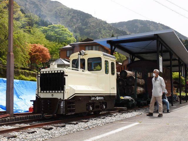 長野木曽森林鉄道の写真 蒸気機関車 木曽森林鉄道機関車、懐かしクリーム色 昭和30年代の塗装再現