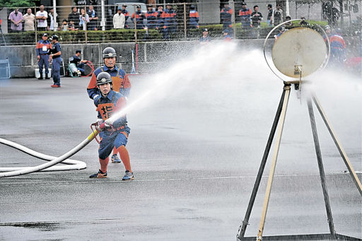 荒崎分団Ｖ、県切符 大垣市 消防操法、１９分団競うのサムネイル