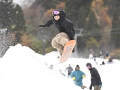 ミッキーやスター ウォーズ ディズニーで装飾 土岐アウトレットに夢の空間 岐阜新聞web