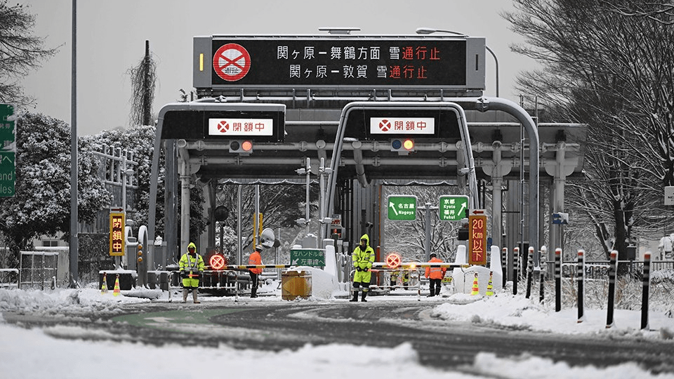 大雪 美濃地方、23日未明から大雪か 交通障害に警戒呼びかけ〈22日夕